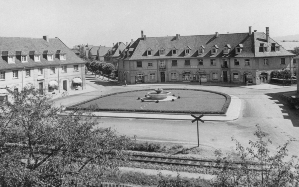 Ansicht Ostendorplatz. Schwarz weiß Foto.